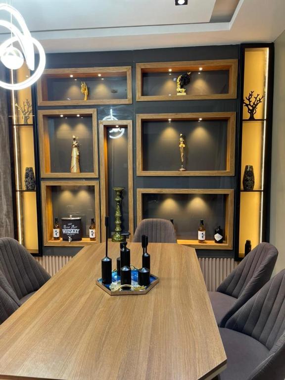 Peridot Apt dawaki, Abudža