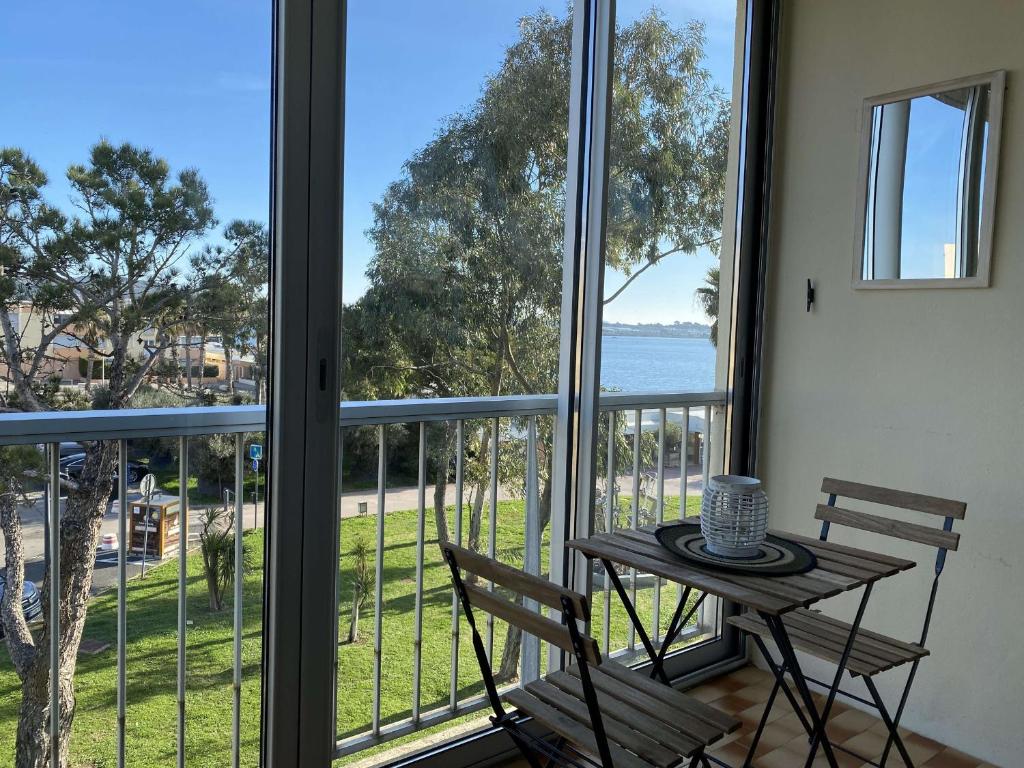 Beau T1 avec vue sur l'étang à Balaruc-les-Bains - FR-1-553-294 - 2