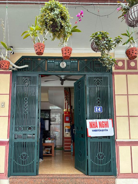 Nha Nghi 14 Nguyen Quyen