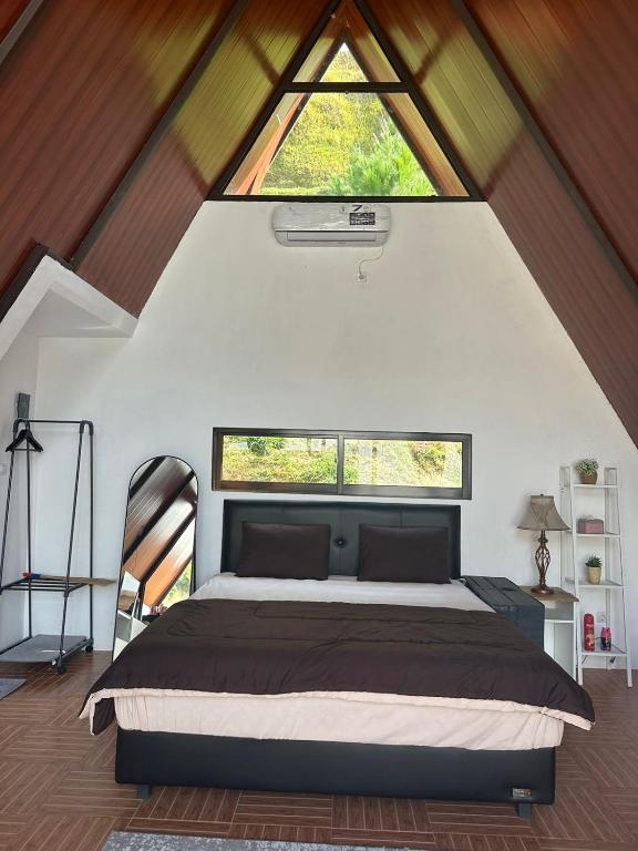 Himalaya 2 &#8211; Private Triangle