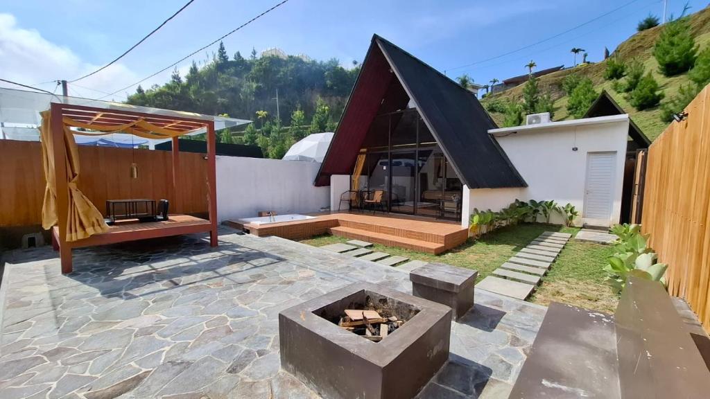 Heavenly 1 - Private Triangle, Bandung