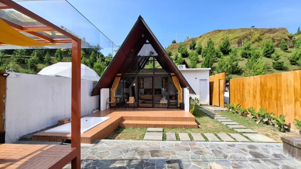 Heavenly 1 &#8211; Private Triangle