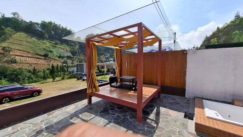 Heavenly 1 &#8211; Private Triangle