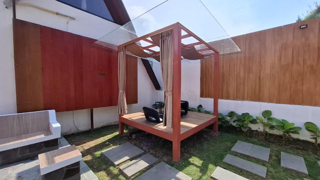 Heavenly 2 &#8211; Private Triangle