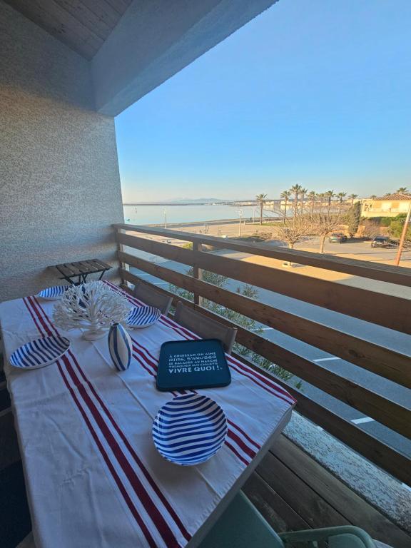 Appartement neuf 6 couchages 50 metres de la plage - 1