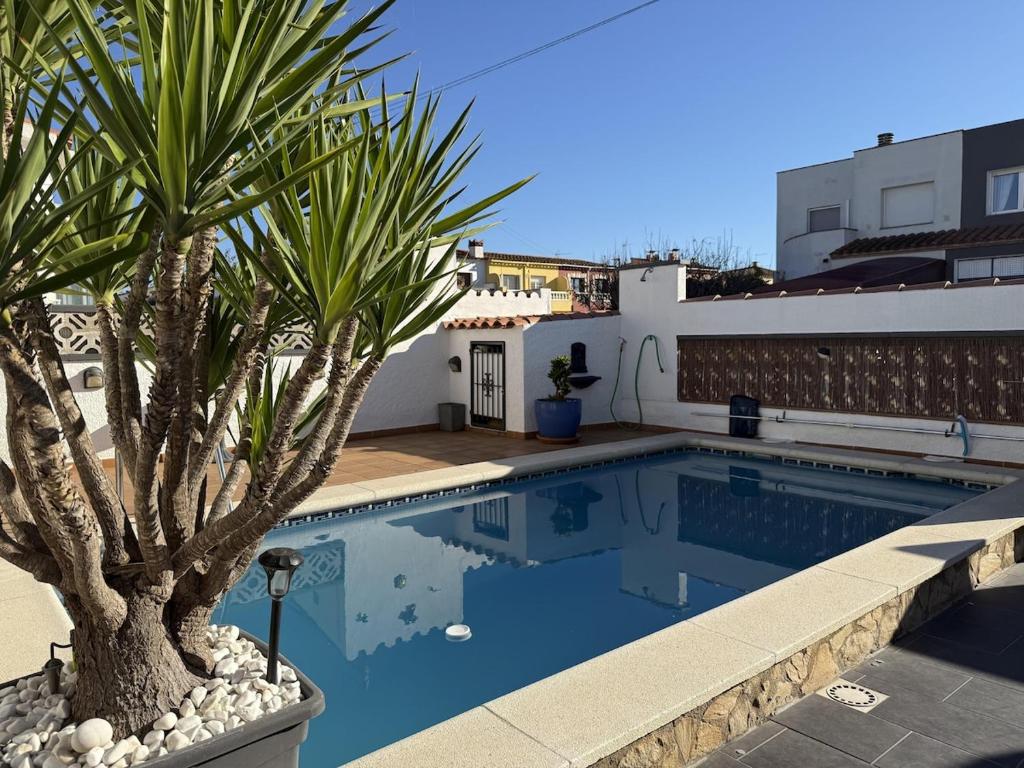 AwayDays - Casa con Piscina, Empuriabrava