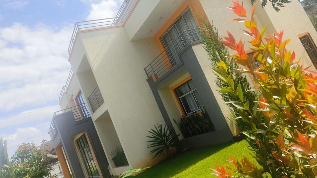 The Royal Hub, Syokimau