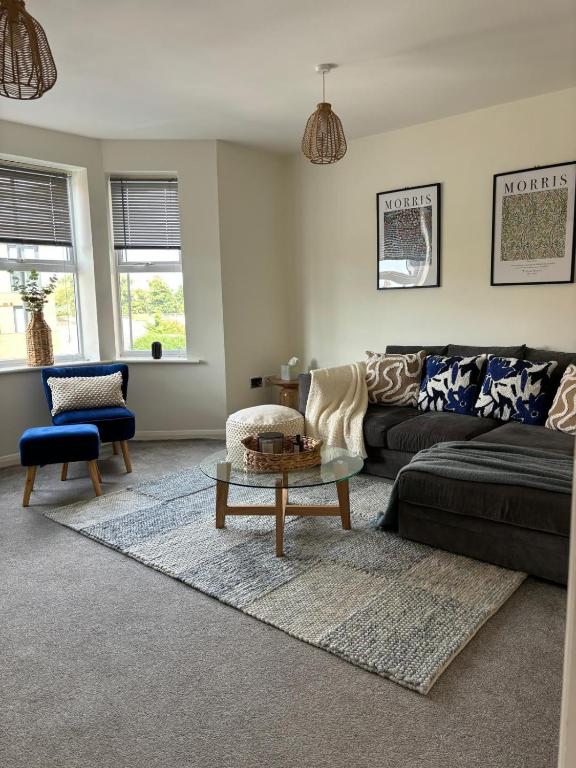 Modern 2 bed Flat & parking - York Centre, York