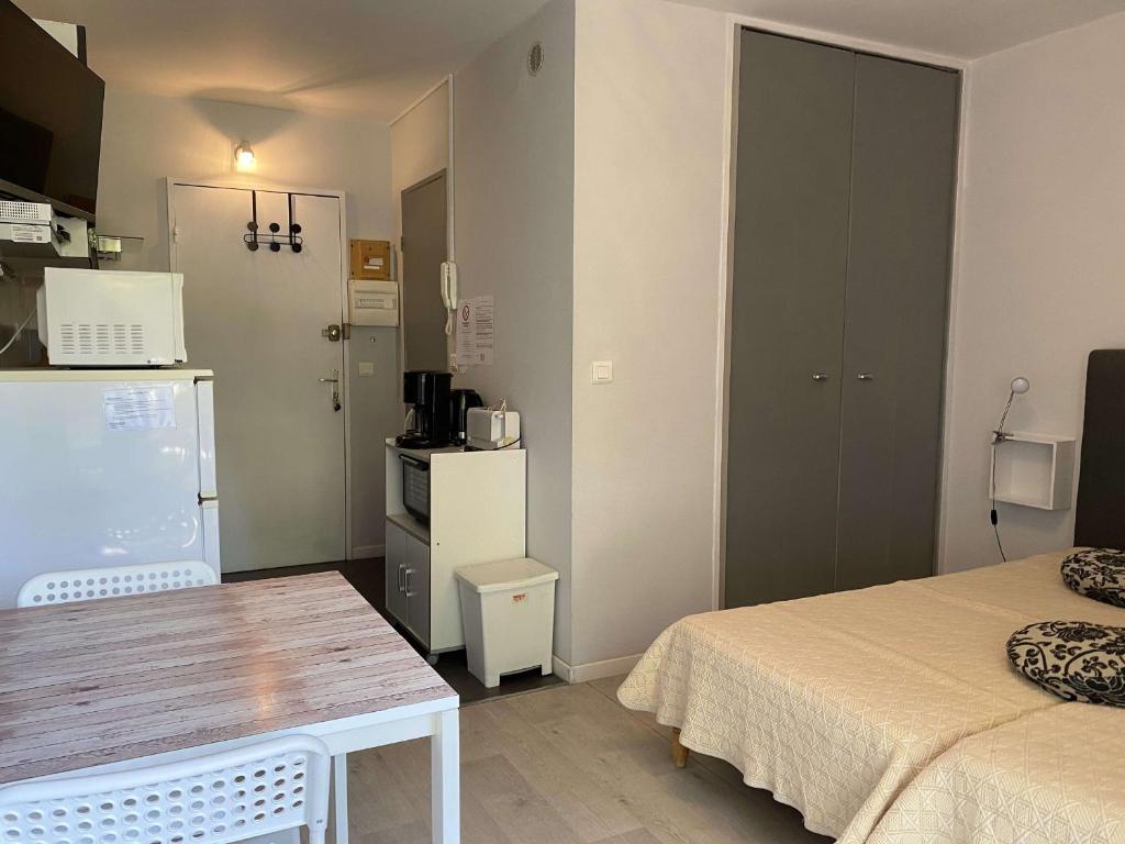 Studio rénové avec parking et wifi à Balaruc-les-Bains - FR-1-553-113 - 3