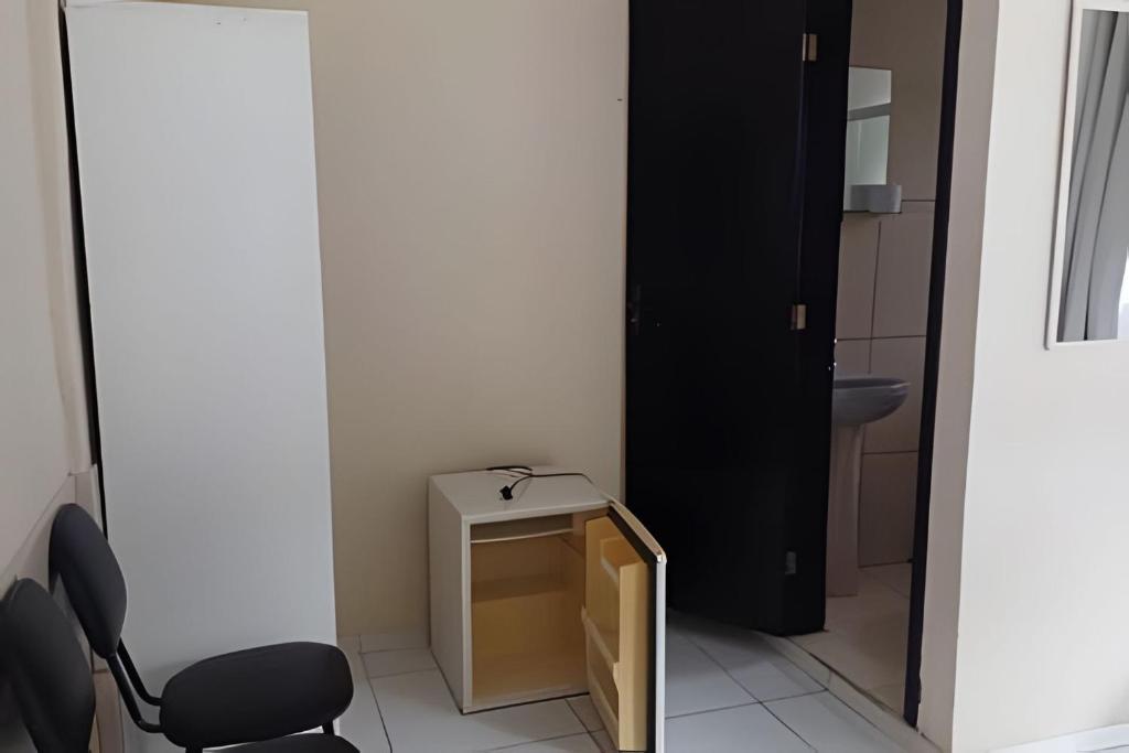 Suíte perto da praia com AC, Cabo Frio