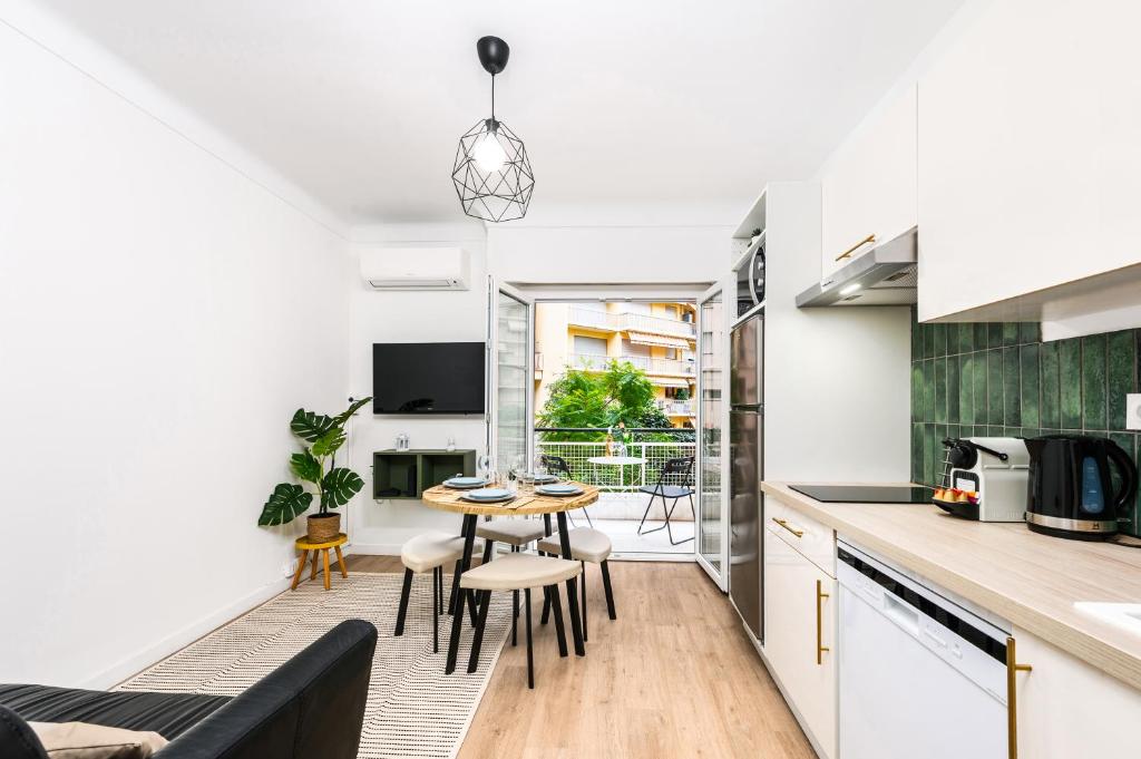 CASTEL II - Agréable deux pièces - Menton Centre, Menton