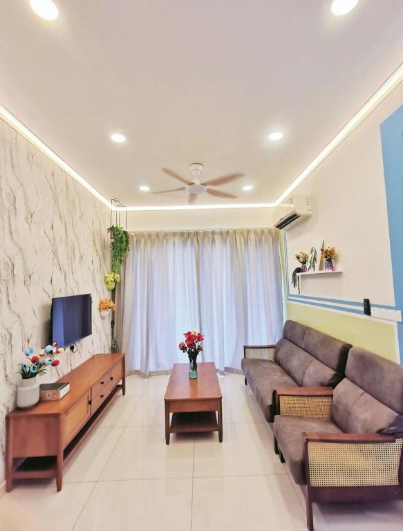 18Johor, nearCIQ, Danga bay Free parking 2BR 8pax, Johor Bahru