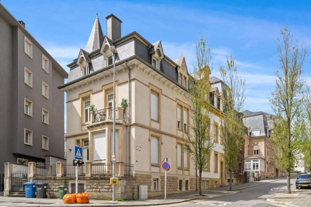 Spacious & Tranquil Rooms in Limpertsberg, Lucemburk