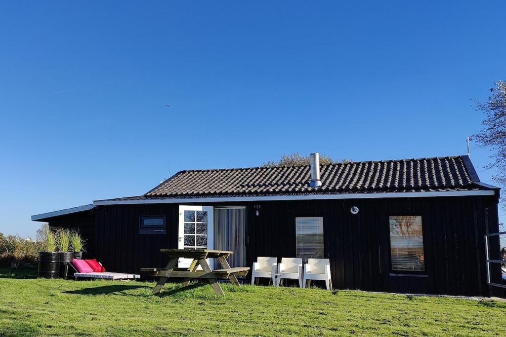 Tinyhouse Bij de Afsluitdijk, Cornwerd