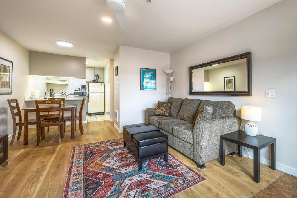 15 Lodge, Hood River