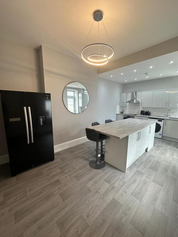 New Central 5 Bedroom House, Plymouth