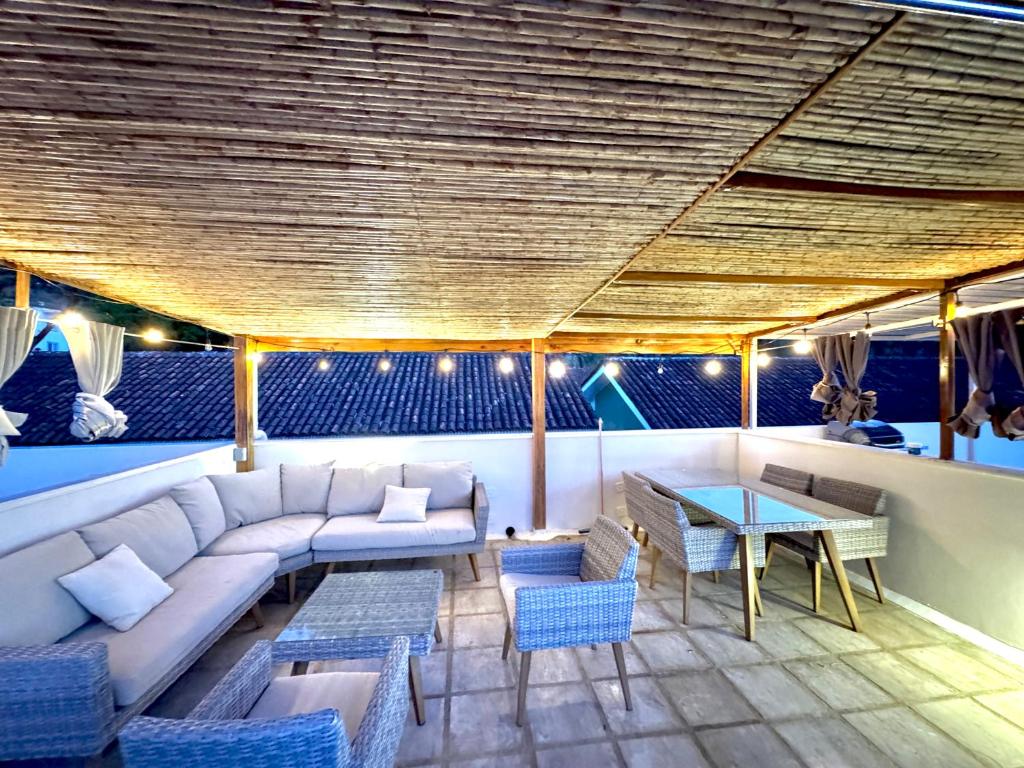 Sunscape Second Floor Condo With Rooftop, Coco