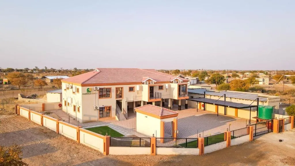 Emerald Inn, hotel in Letlhakane
