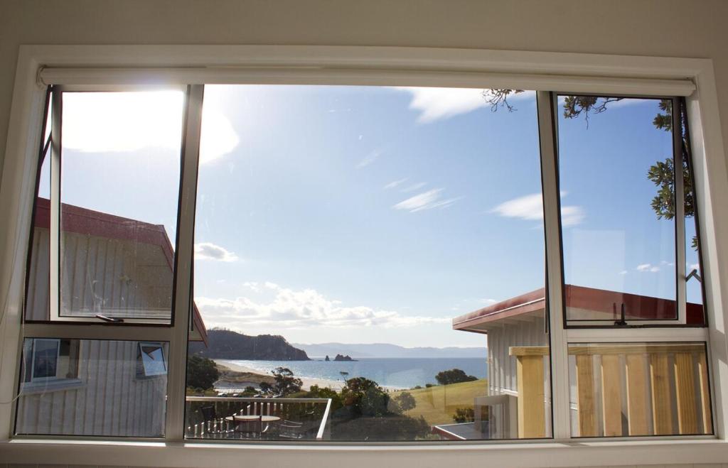 Studio at Otama Beach -Pohutakawa, Opito Bay