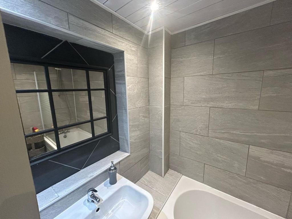 Cosy Home in Newton-le-Willows photo 2