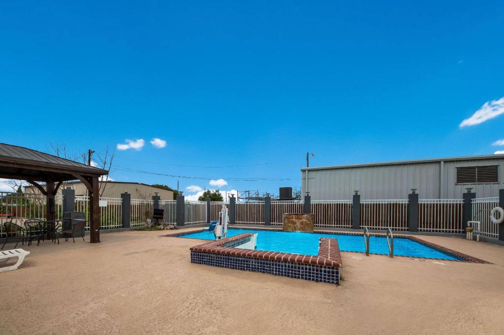 スイミングプール