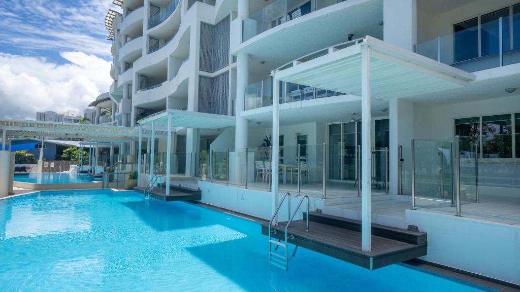 スイミングプール