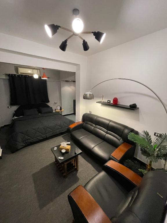 The hub private studio 10 minutes from the airport, Káhira