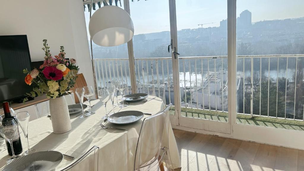 EIFFEL TOWER SEINE RIVER VIEW PARIS 88 square meters - 5