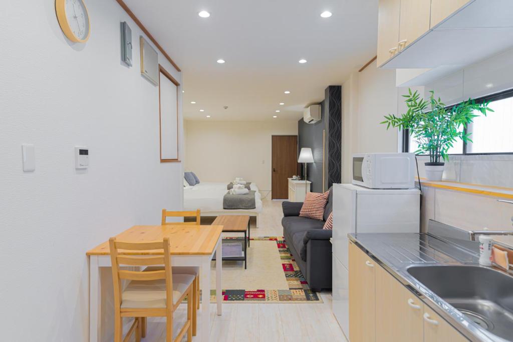 Hanazono NAMBA SOUTH 3-Story Apt