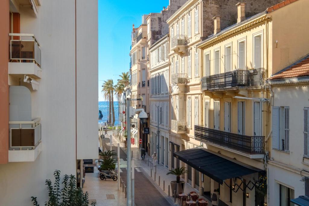 Le Nostalgique, Cannes