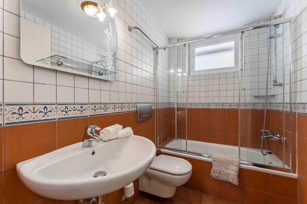 4 Bedroom Villa with Jacuzzi, heated Swimmingpool, front Ocean and view ! - 3