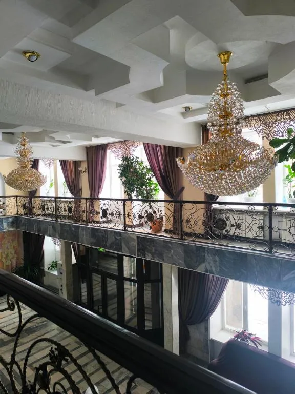 Гостиничный комплекс Алтай，位于Lenīnogorsk的酒店