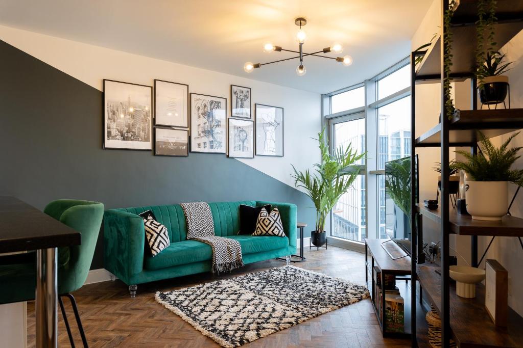 Trendy city centre apartment with free parking, Cardiff