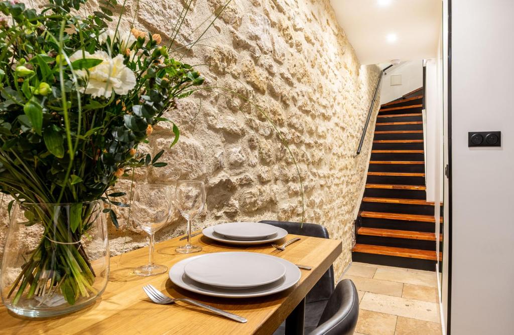AC & Duplex Close to Eiffel Tower - 20 min Away - 5