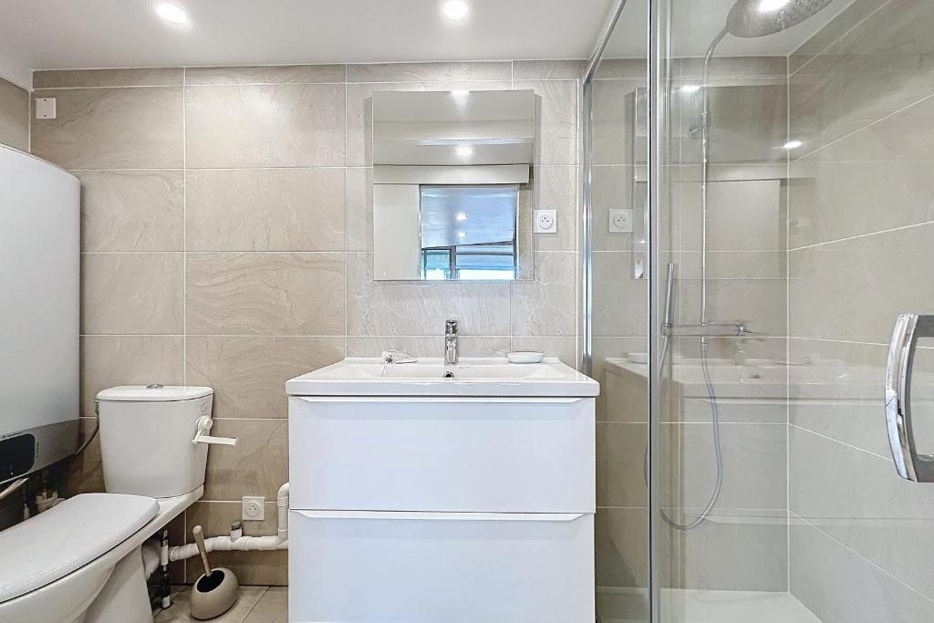 Studio with pool near the harbor, Gruissan