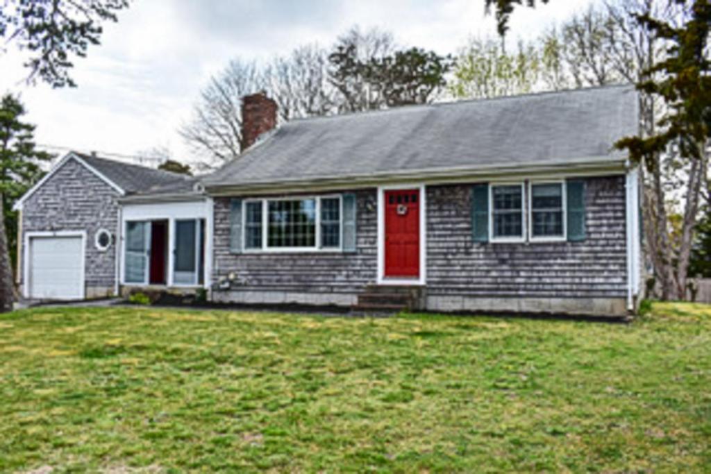 Captain's Escape, South Yarmouth