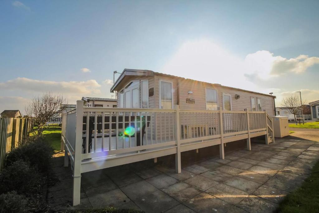 Luxury Caravan Boasting Sea Views Of Scratby Beach In Norfolk Ref 50009Oc, Great Yarmouth