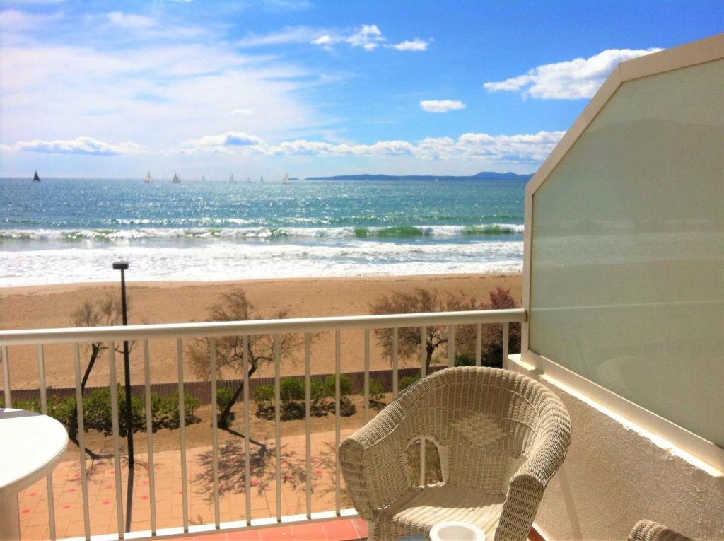 Apartamento En Primera Linea De Mar, Roses AV-06 - 3