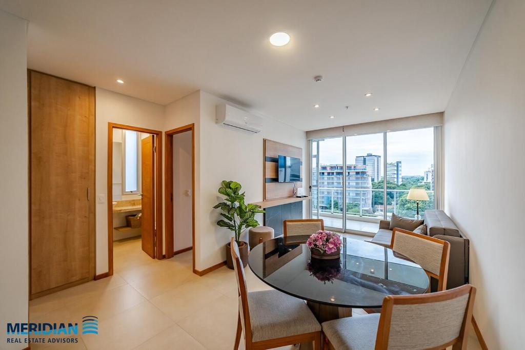 502 Emerald Meters from the Shopping del Sol! Brand new! - 4