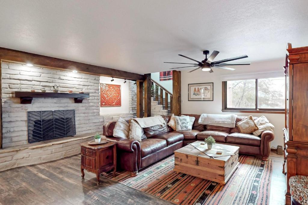 Tranquil Trails -Quiet Area - Pet Friendly - By I-40, Albuquerque