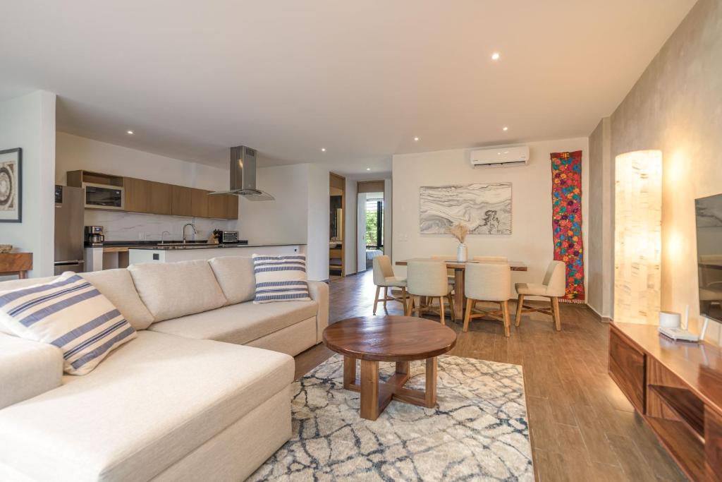 Modern Condo 200m from Beach & 5th Ave - 4