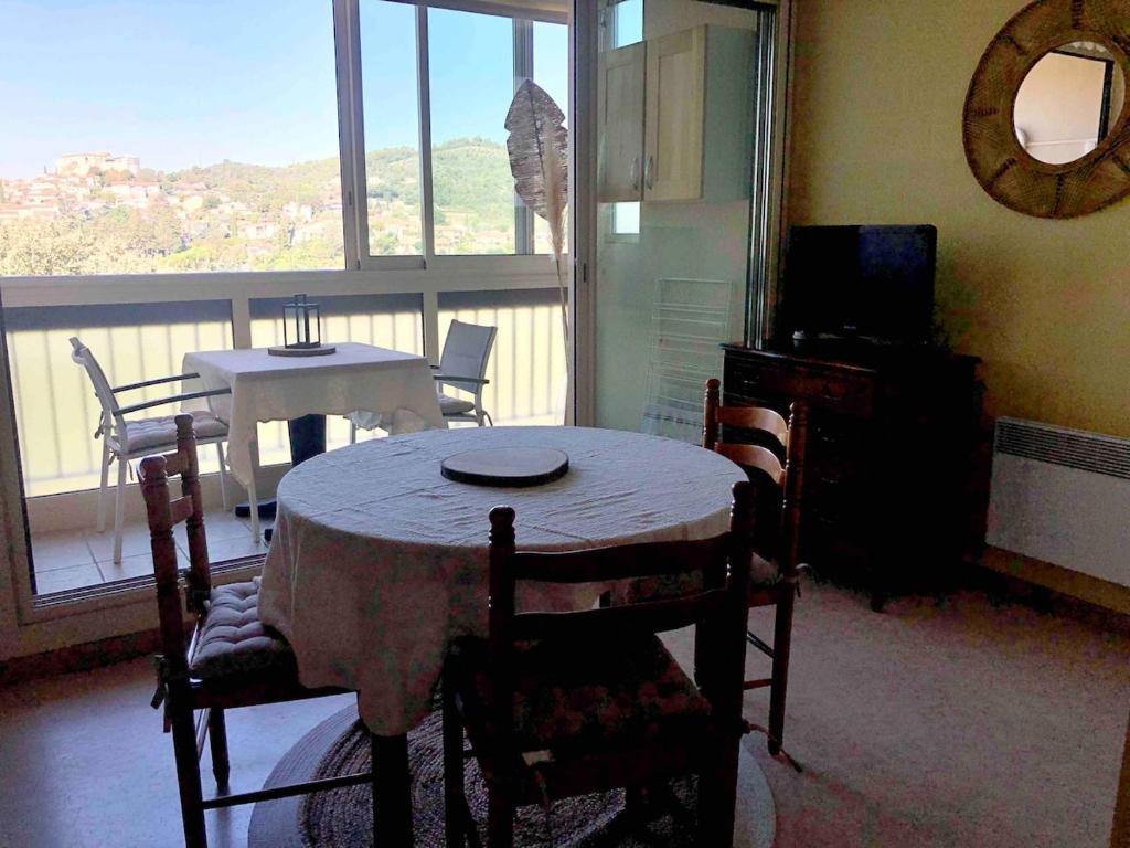 Grand Studio proche cure&village - 2