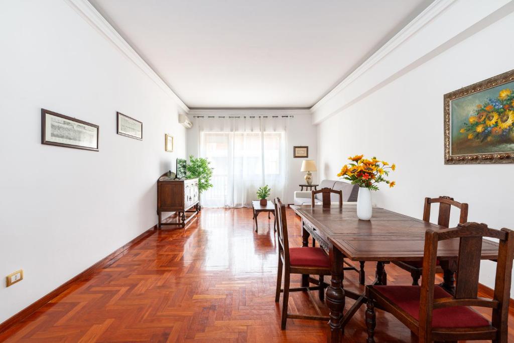 Modern & Luxe - Spacious Apartment in Ostia - 2