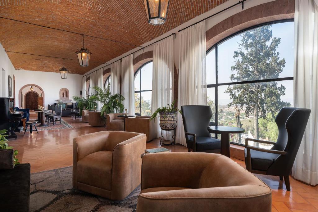 Casa Pedro Vargas, 6BR Estate with Hot Tub & Modern Comforts - 4