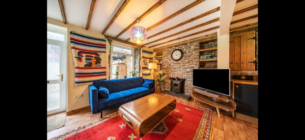 Quirky Mountain Cottage, Pontardawe