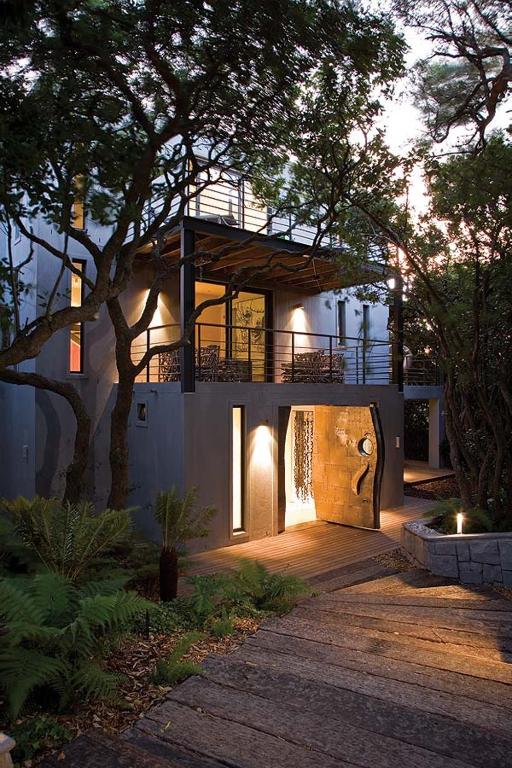 Umthunzi, Flat Acres