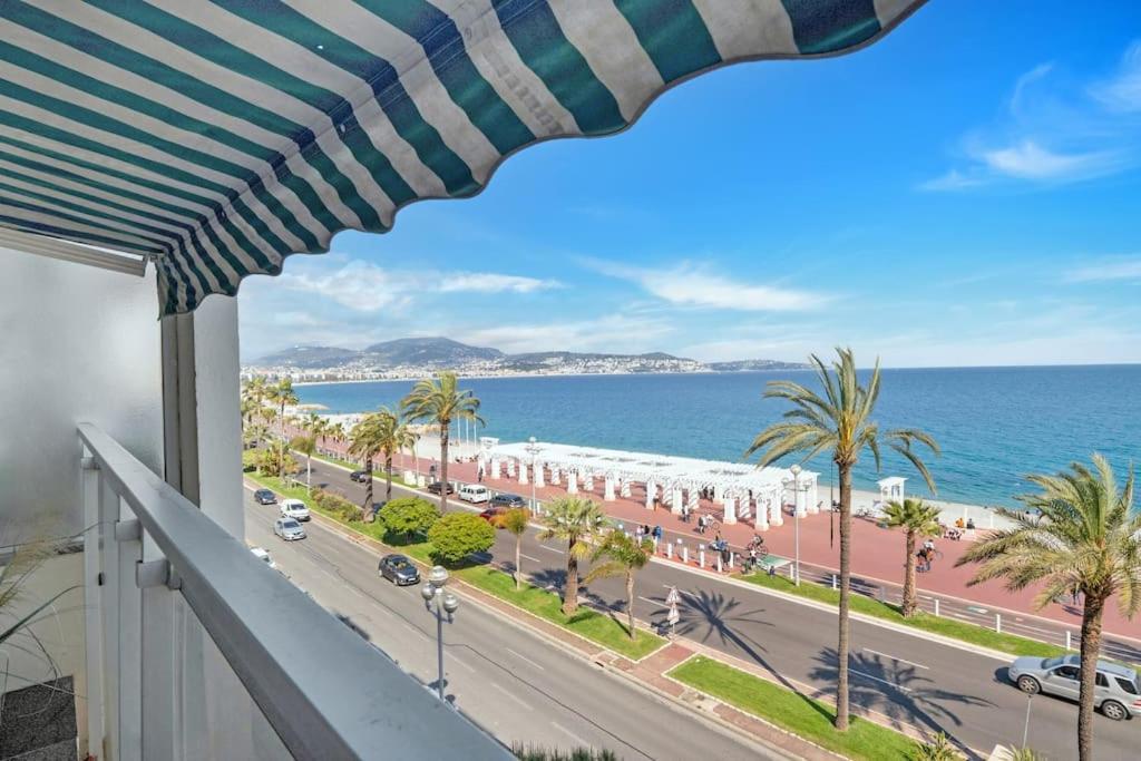 La Prom - a two bedroom apartment with a sea view - 3