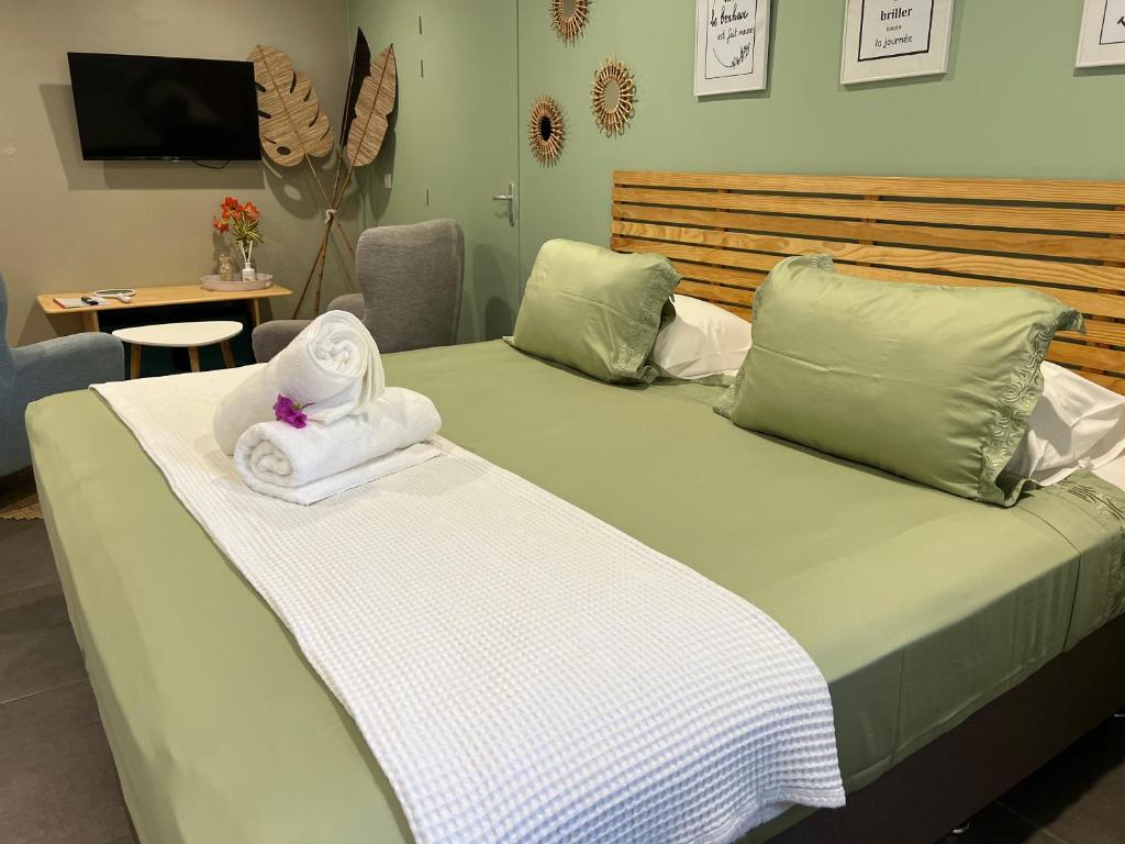 บังกะโล 1 ห้องนอน 1 ห้องน้ำส่วนตัว ขนาด 35 ตร.ม. – ไวเตาเร (Morning Sun bungalow)