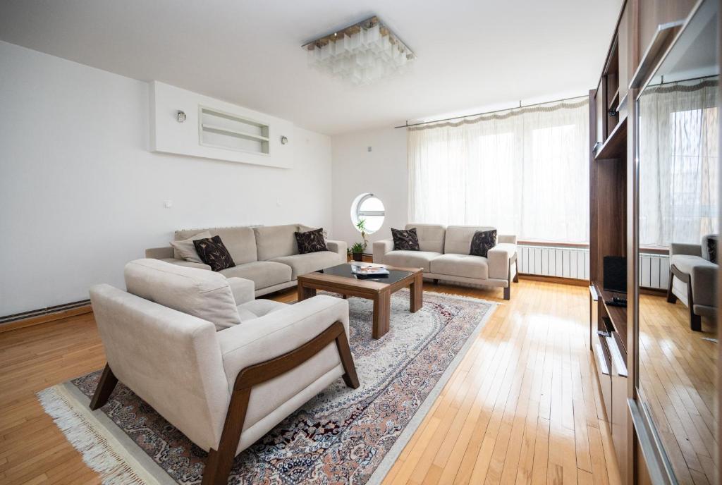 Spacious & Modern Apartment in the City Centre, Sarajevo
