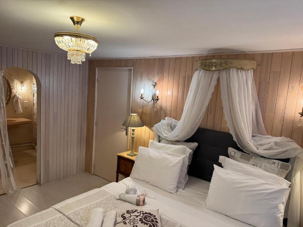 Chambre d'hôte Rose avec petit déjeuner Sauna et Jacuzzi en option - 3